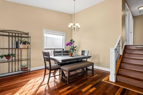 1343 Berkley Drive Nw, Calgary, AB - Indoor Photo Showing Dining Room