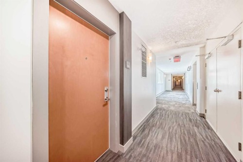 3210-95 Burma Star Road Sw, Calgary, AB - Indoor Photo Showing Other Room