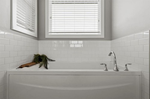 85 Mount Rae Heights, Okotoks, AB 