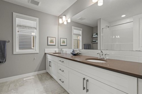 85 Mount Rae Heights, Okotoks, AB 