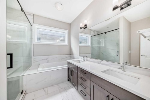 41 Shawnee Green Sw, Calgary, AB - Indoor Photo Showing Bathroom