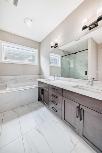 41 Shawnee Green Sw, Calgary, AB - Indoor Photo Showing Bathroom