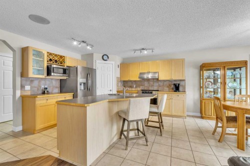 103 Panamount Crescent Nw, Calgary, AB - Indoor Photo Showing Kitchen