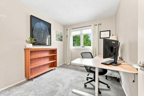 6 Varcourt Place Nw, Calgary, AB - Indoor Photo Showing Office