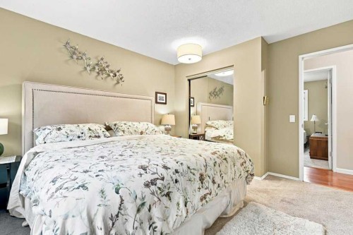 6 Varcourt Place Nw, Calgary, AB - Indoor Photo Showing Bedroom