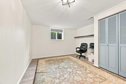 6 Varcourt Place Nw, Calgary, AB - Indoor Photo Showing Other Room