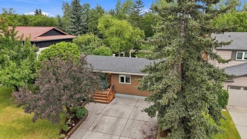 6 Varcourt Place Nw, Calgary, AB - Outdoor