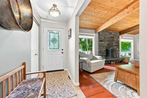6 Varcourt Place Nw, Calgary, AB - Indoor