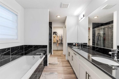 208 Dawson Circle, Chestermere, AB - Indoor Photo Showing Bathroom