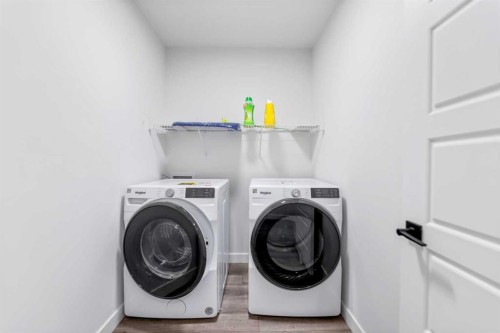 208 Dawson Circle, Chestermere, AB - Indoor Photo Showing Laundry Room