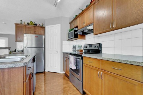 241 Covemeadow Road Ne, Calgary, AB - Indoor Photo Showing Kitchen