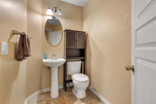 60 Sherwood Way Nw, Calgary, AB - Indoor Photo Showing Bathroom