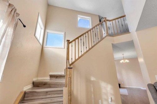 60 Sherwood Way Nw, Calgary, AB - Indoor Photo Showing Other Room