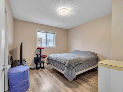 60 Sherwood Way Nw, Calgary, AB - Indoor Photo Showing Bedroom