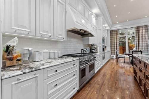 1020 Bel-Aire Drive, Calgary, AB - Indoor Photo Showing Kitchen With Upgraded Kitchen