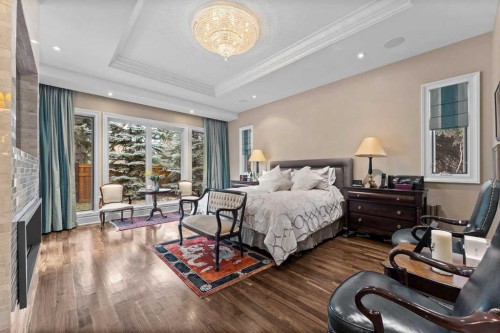 1020 Bel-Aire Drive, Calgary, AB - Indoor Photo Showing Bedroom