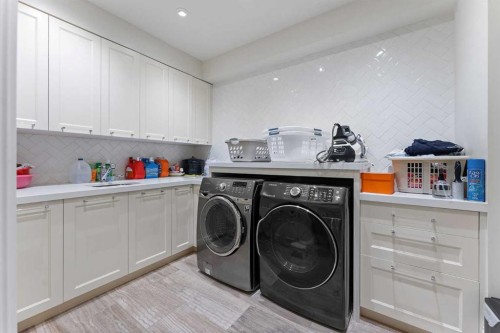 1020 Bel-Aire Drive, Calgary, AB - Indoor Photo Showing Laundry Room