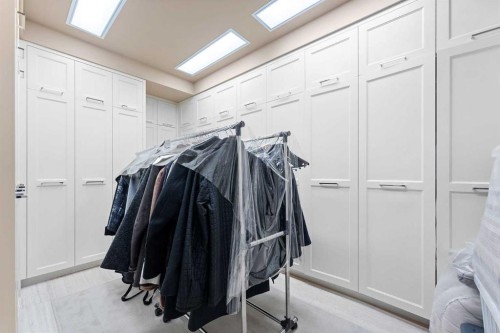 1020 Bel-Aire Drive, Calgary, AB - Indoor With Storage