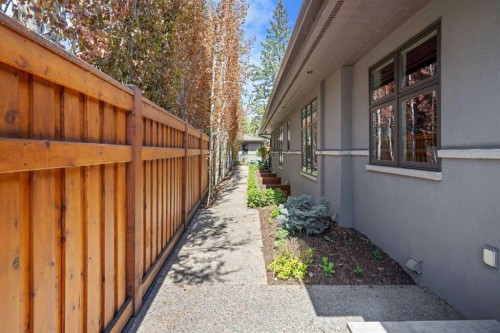 1020 Bel-Aire Drive, Calgary, AB - Outdoor