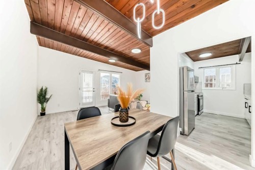 6508 34 Avenue Nw, Calgary, AB - Indoor Photo Showing Dining Room