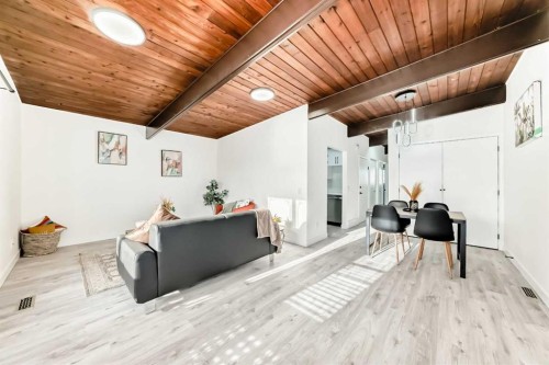 6508 34 Avenue Nw, Calgary, AB -  Photo Showing Other Room