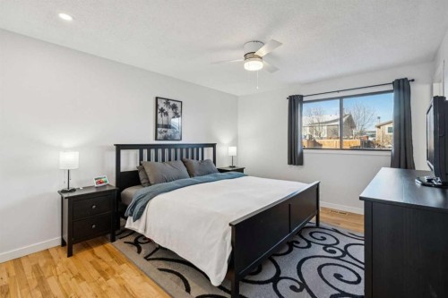 14 Glenhill Crescent, Cochrane, AB - Indoor Photo Showing Bedroom