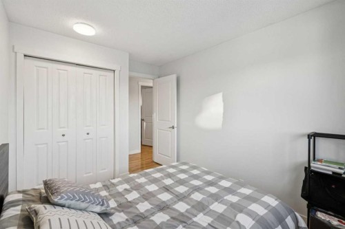 14 Glenhill Crescent, Cochrane, AB - Indoor Photo Showing Bedroom