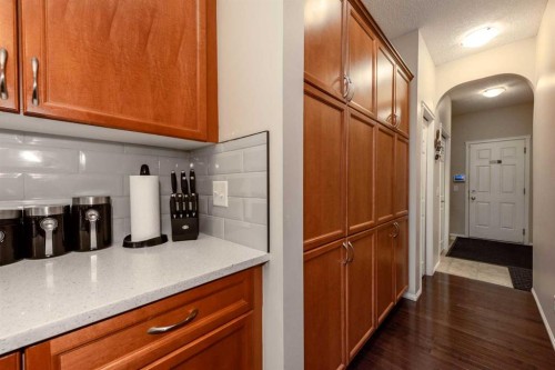 212 Silverado Range Heights Sw, Calgary, AB - Indoor Photo Showing Kitchen