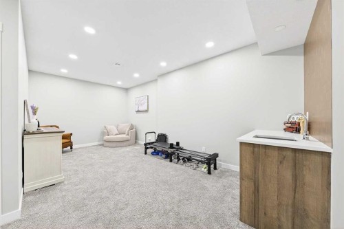 13 Cranbrook Close Se, Calgary, AB - Indoor