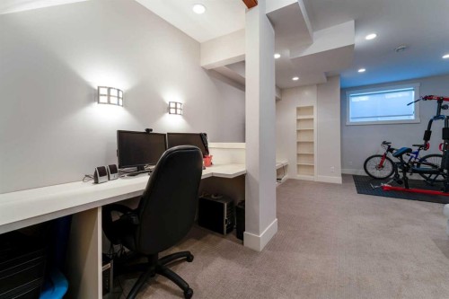 515 21 Avenue Ne, Calgary, AB - Indoor Photo Showing Office