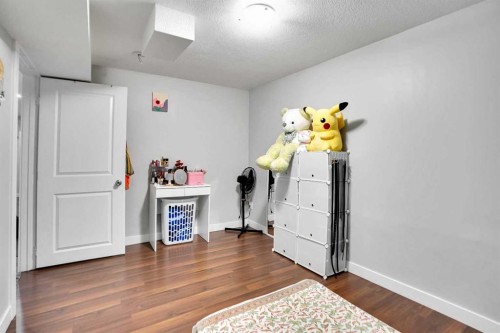 6081 Martingrove Road Ne, Calgary, AB - Indoor