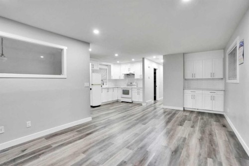 6081 Martingrove Road Ne, Calgary, AB - Indoor Photo Showing Kitchen
