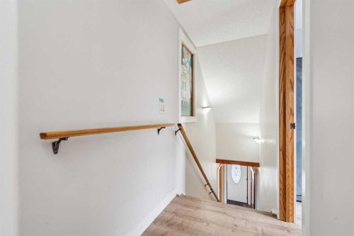 475 27 Avenue Nw, Calgary, AB - Indoor Photo Showing Other Room