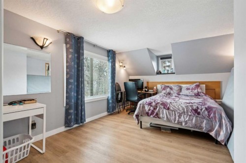 475 27 Avenue Nw, Calgary, AB - Indoor Photo Showing Bedroom