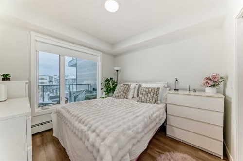 316-200 Shawnee Square Sw, Calgary, AB - Indoor Photo Showing Bedroom