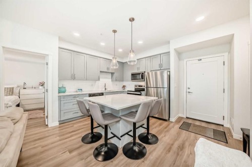 316-200 Shawnee Square Sw, Calgary, AB - Indoor