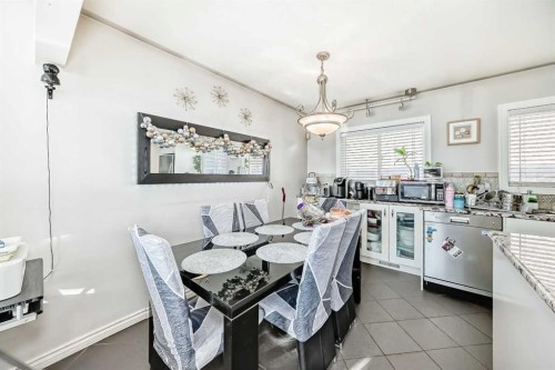 8222 Fairmount Drive Se, Calgary, AB - Indoor Photo Showing Dining Room