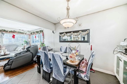 8222 Fairmount Drive Se, Calgary, AB - Indoor Photo Showing Dining Room