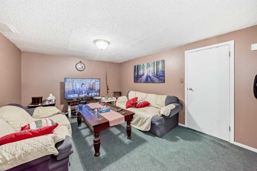 8222 Fairmount Drive Se, Calgary, AB - Indoor