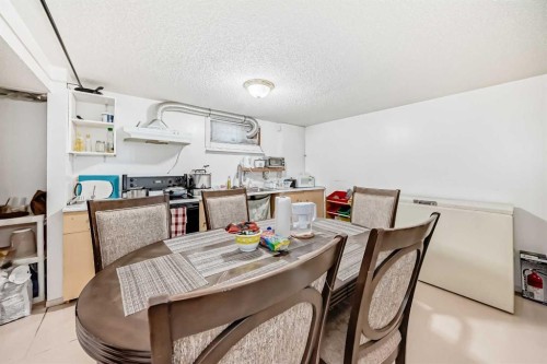 8222 Fairmount Drive Se, Calgary, AB - Indoor