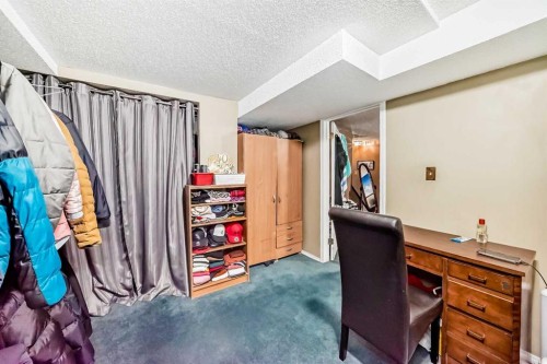8222 Fairmount Drive Se, Calgary, AB - Indoor Photo Showing Office
