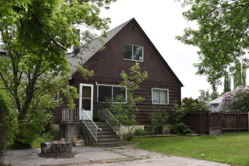 7616 34 Avenue Nw, Calgary, AB - Outdoor