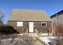 7616 34 Avenue NW Calgary, AB T3B 1N6