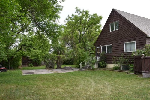 7620 34 Avenue Nw, Calgary, AB 