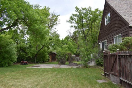 7620 34 Avenue Nw, Calgary, AB 