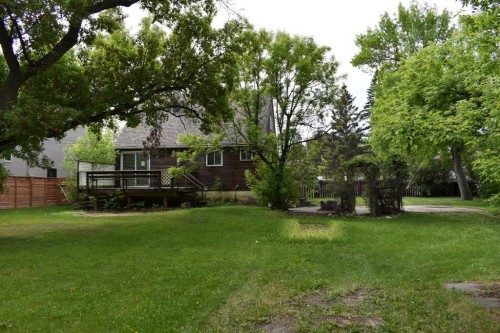 7620 34 Avenue Nw, Calgary, AB 