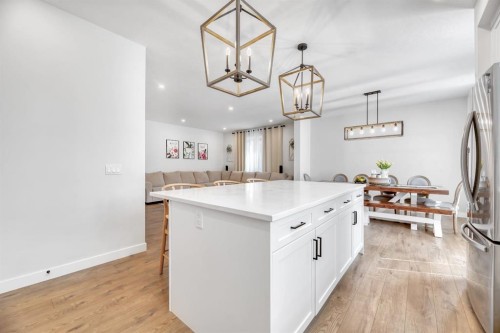 240 Creekstone Path Sw, Calgary, AB - Indoor Photo Showing Kitchen