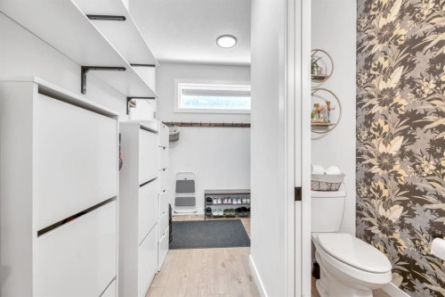 240 Creekstone Path Sw, Calgary, AB - Indoor Photo Showing Bathroom