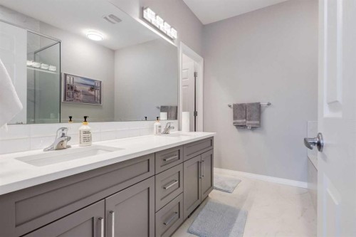 68 Yorkstone Grove Sw, Calgary, AB - Indoor Photo Showing Bathroom
