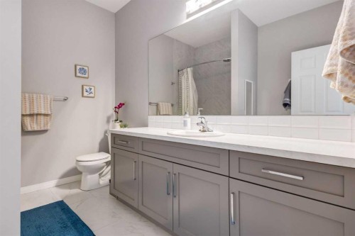 68 Yorkstone Grove Sw, Calgary, AB - Indoor Photo Showing Bathroom